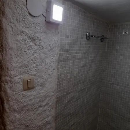 Casa Cueva El Algarrobo Guadix