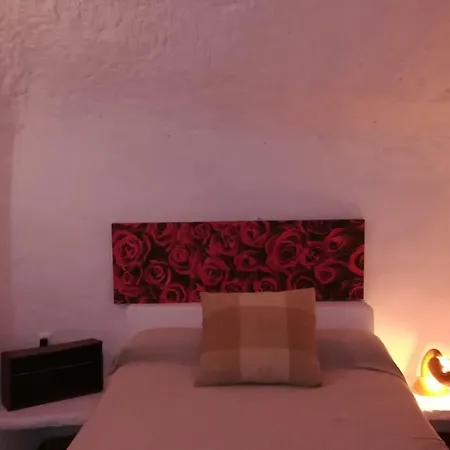 Casa Cueva El Algarrobo Camping