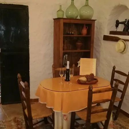 Casa Cueva El Algarrobo Camping