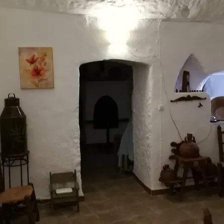 Camping Casa Cueva El Algarrobo *