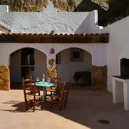 Casa Cueva El Algarrobo Guadix
